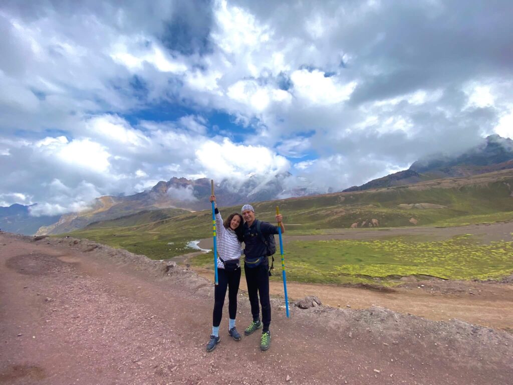 Vinicunca trasa Peru dwójka uśmiechniętych ludzi