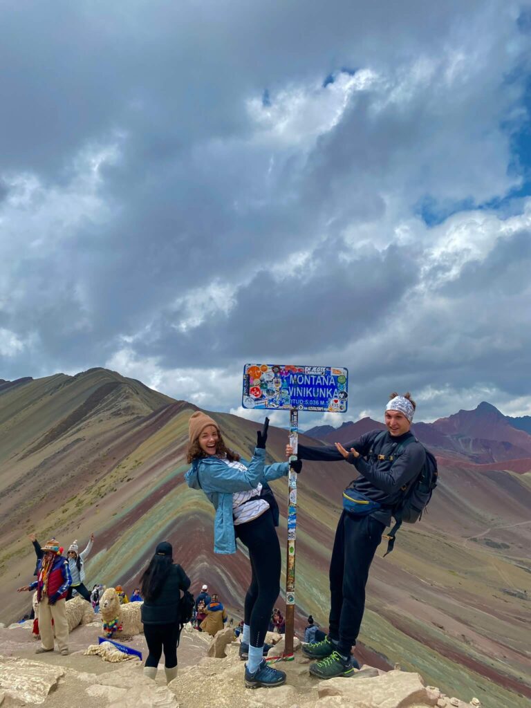 Vinicunca zdjęcie ze szczytu góry Peru tęczowa góra