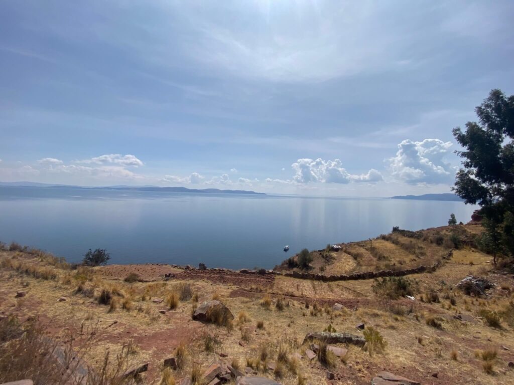 widok z wyspy Taquile na jezioro Titicaca