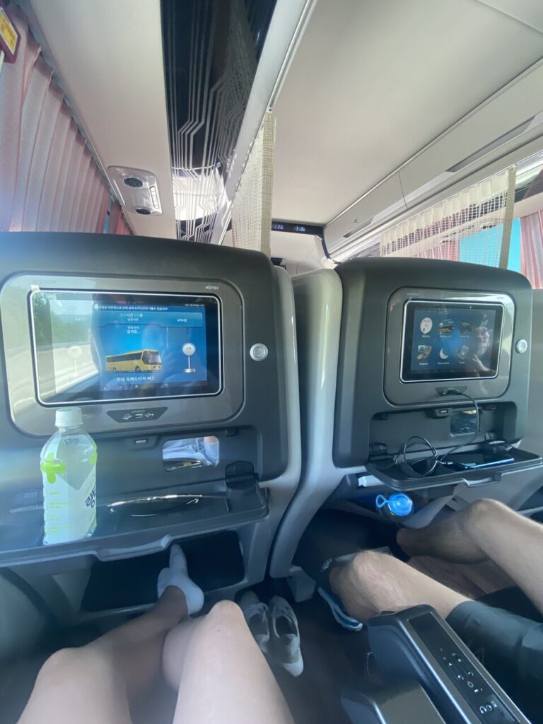 Nowoczesny bus Seul Busan Korea Południowa