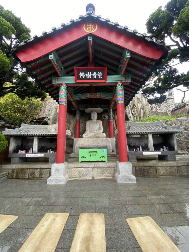 Świątynia buddyjska haedong yonggungsa temple