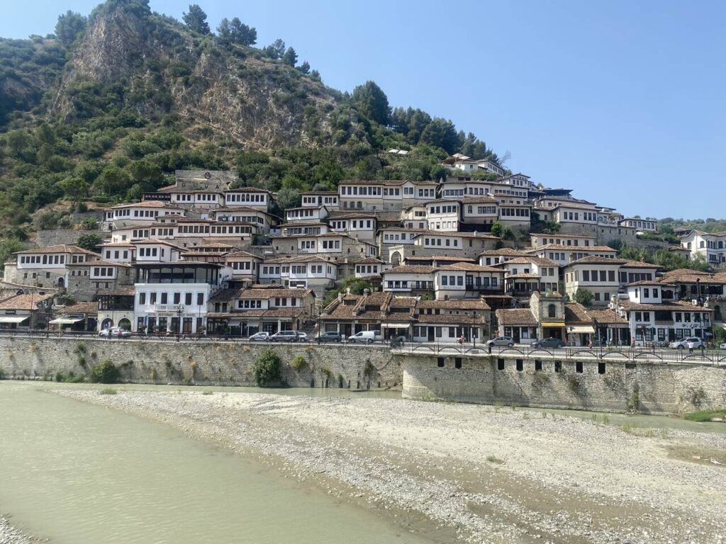 Berat Albania miasto tysiąca okien