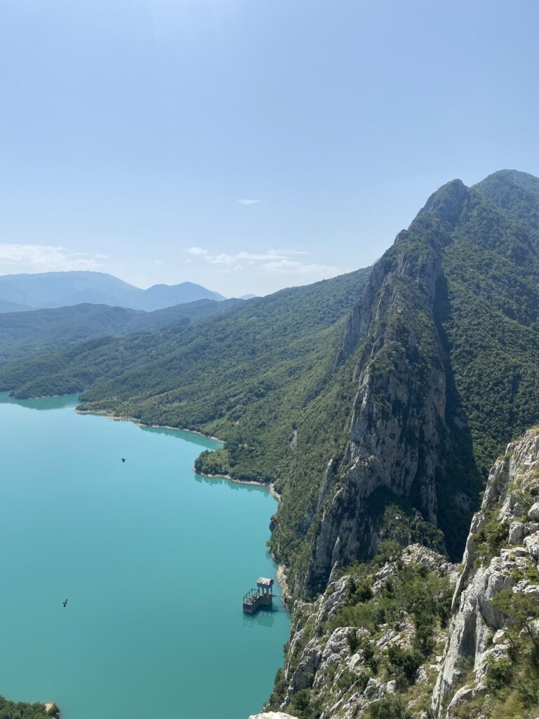 Bovilla Lake najpiękniejsze jezioro Albania