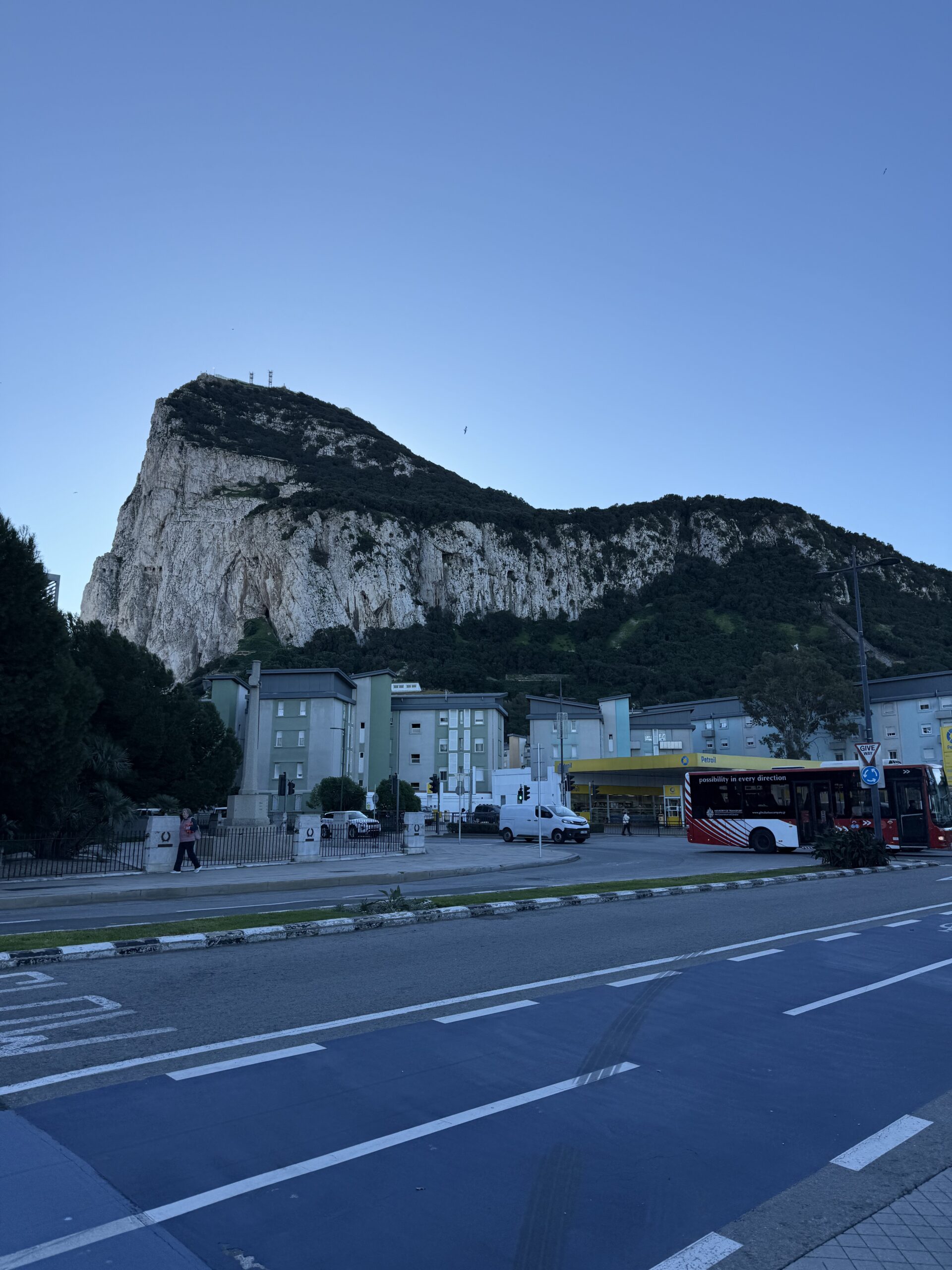 Skała Gibraltarska po kontroli paszportowej, Gibraltar