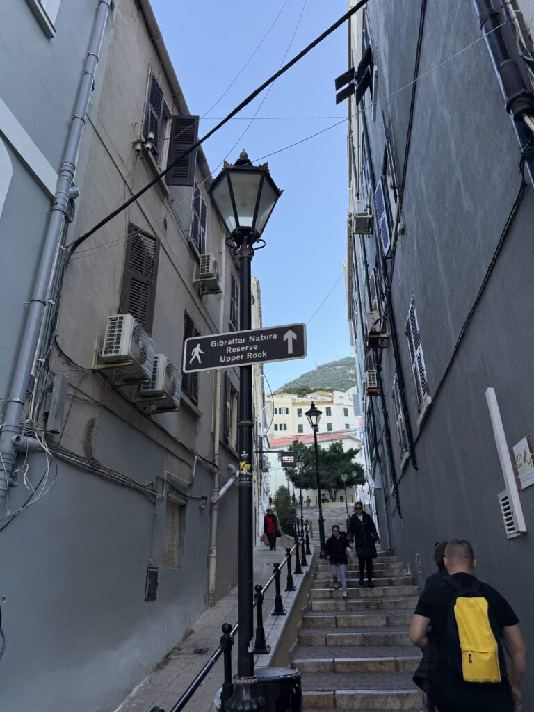 Droga piesza na Gibraltar, Skała Gibraltarska