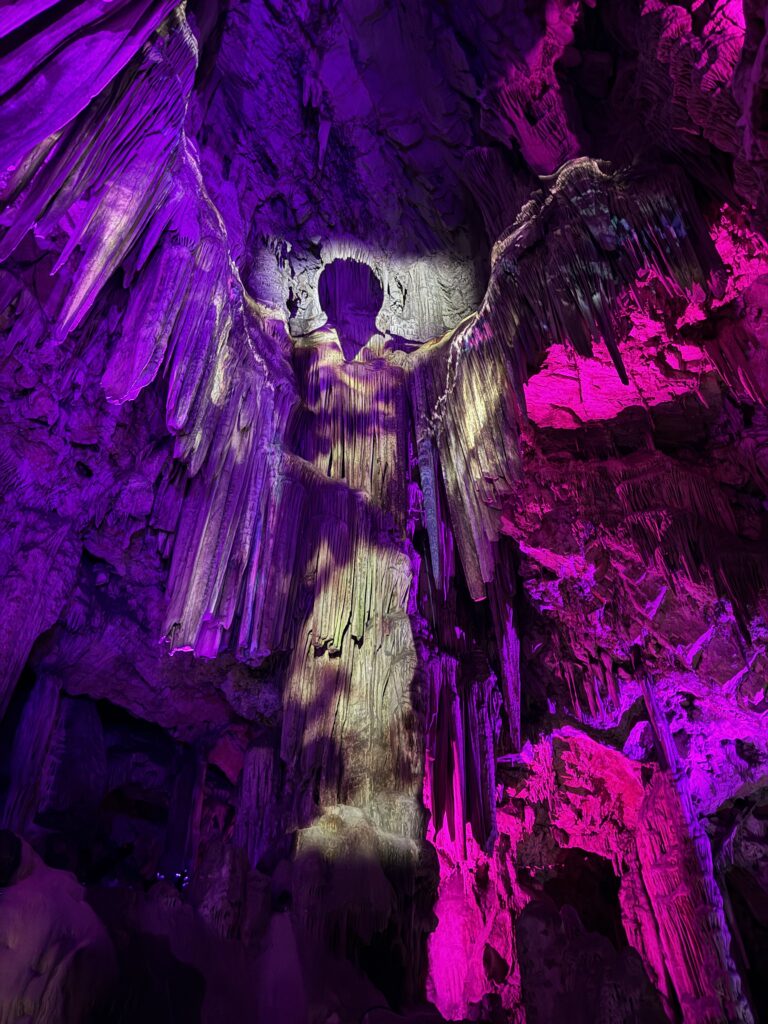 Saint Michael's Cave Gibraltar, jaskinia pokaz świateł